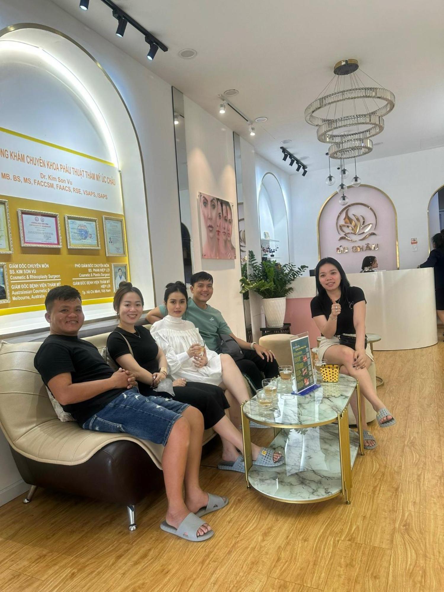 Golden Uc Chau House & Spa Хошимин Екстериор снимка